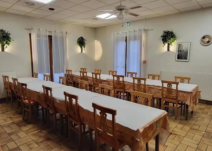 מלון Auberge De Moussy Proche Epernay 2*