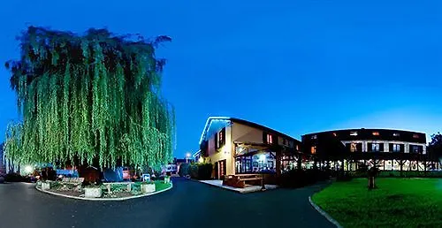 מלון Auberge De Moussy Proche Epernay 2*