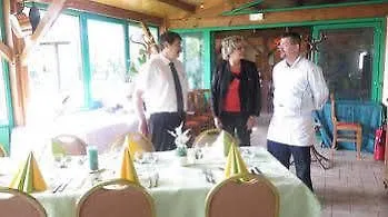 Auberge De Moussy Proche Epernay 2*