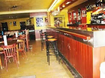 Auberge De Moussy Proche Epernay 2*