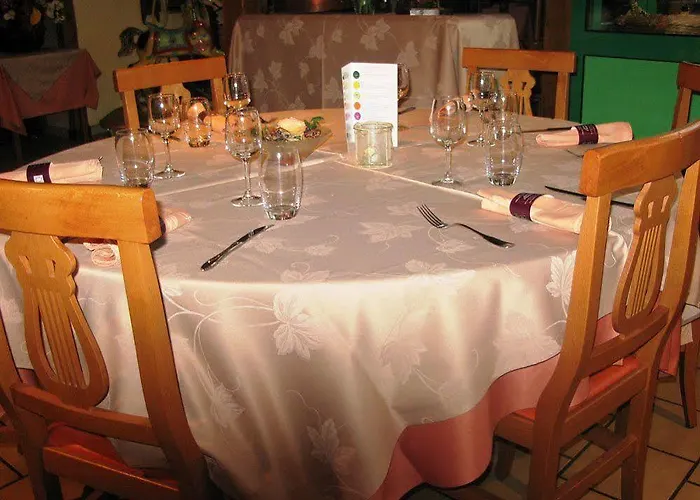 מלון Auberge De Moussy Proche Epernay 2*