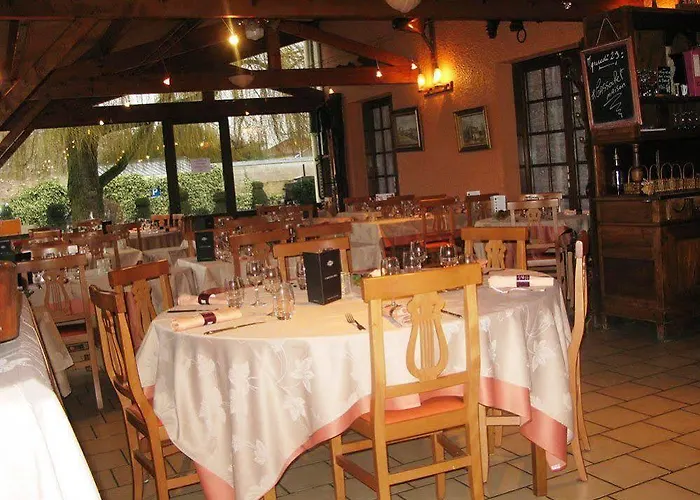 Auberge De Moussy Proche Epernay מלון 2*